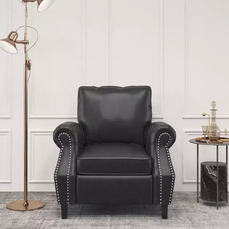 Poltroncina Club in Similpelle con Dettaglio Borchie 36.50