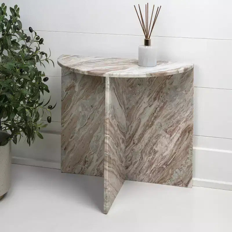 Tavolino semilunare minimalista fatto a mano in marmo naturale