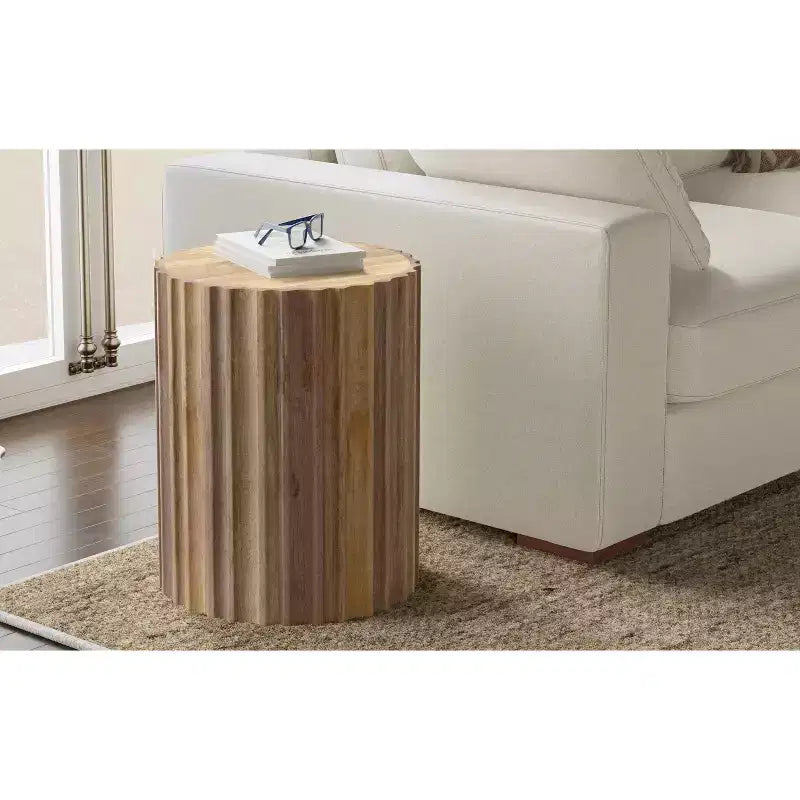 Tavolino boho-contemporaneo in mango massiccio largo 40 cm, montato